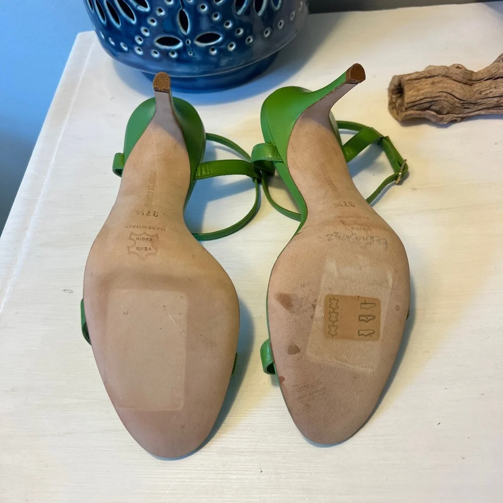 Manolo Blahnik Green Heels Elegant Design - Picture 5 of 8